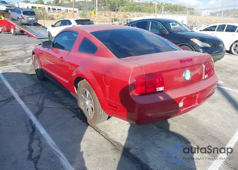 2007 Ford Mustang V6 Deluxe/V6 Premium z USA, uszkodzony, nr VIN 1ZVFT80N975273377
